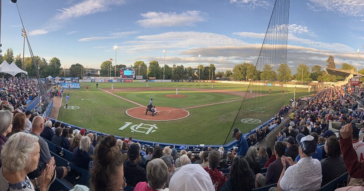 Victoria HarbourCats vs Wenatchee AppleSox at Wilson's Group Stadium